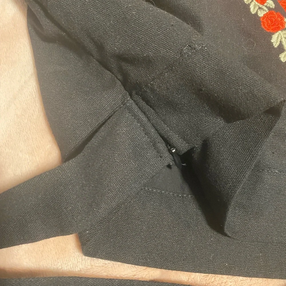 COPY - Stunning off the shoulder shirt - Picture 4 of 7